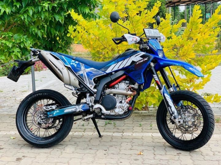 WR 250 rental vehicle photo